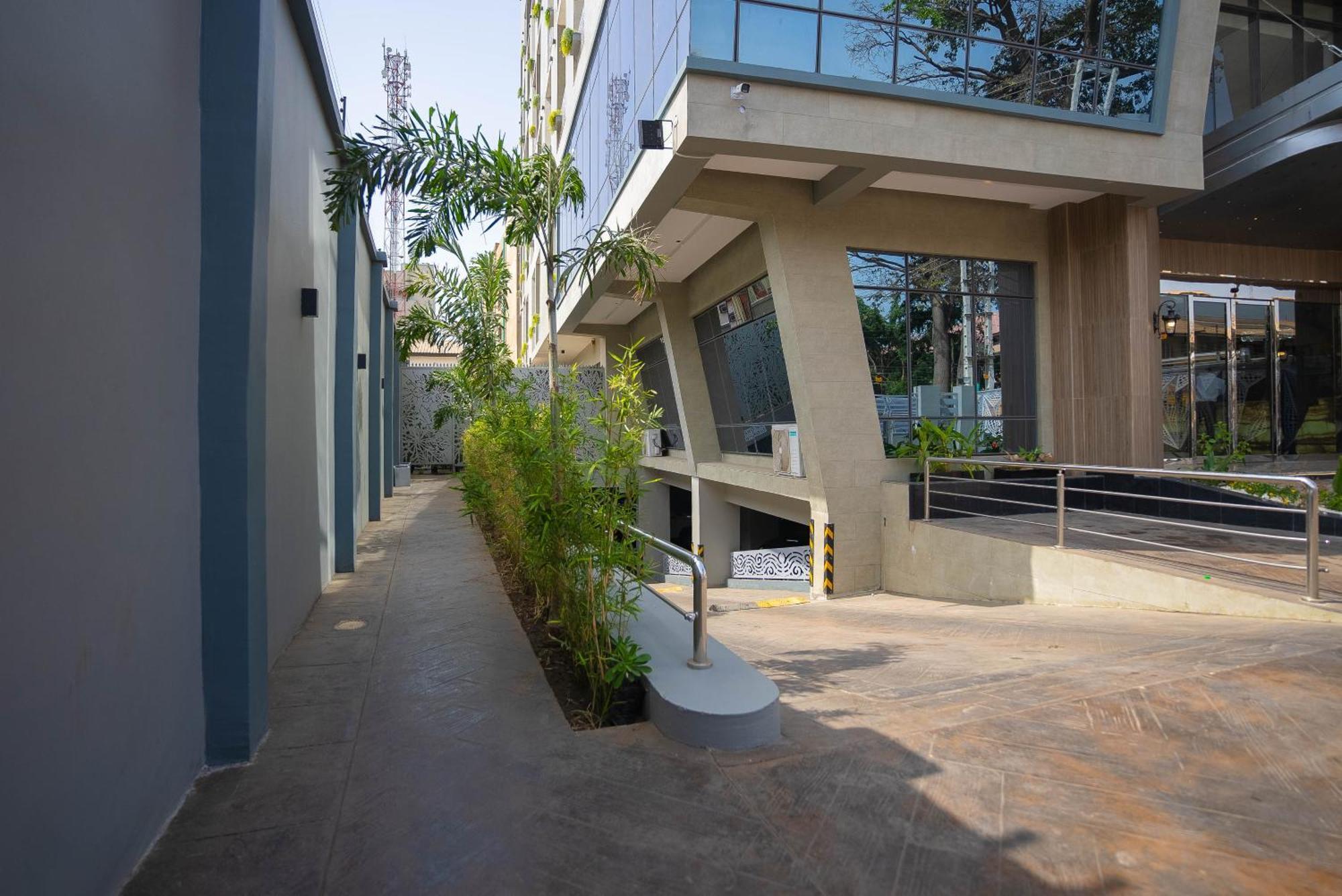 Gta Hotel Ikeja Buitenkant foto
