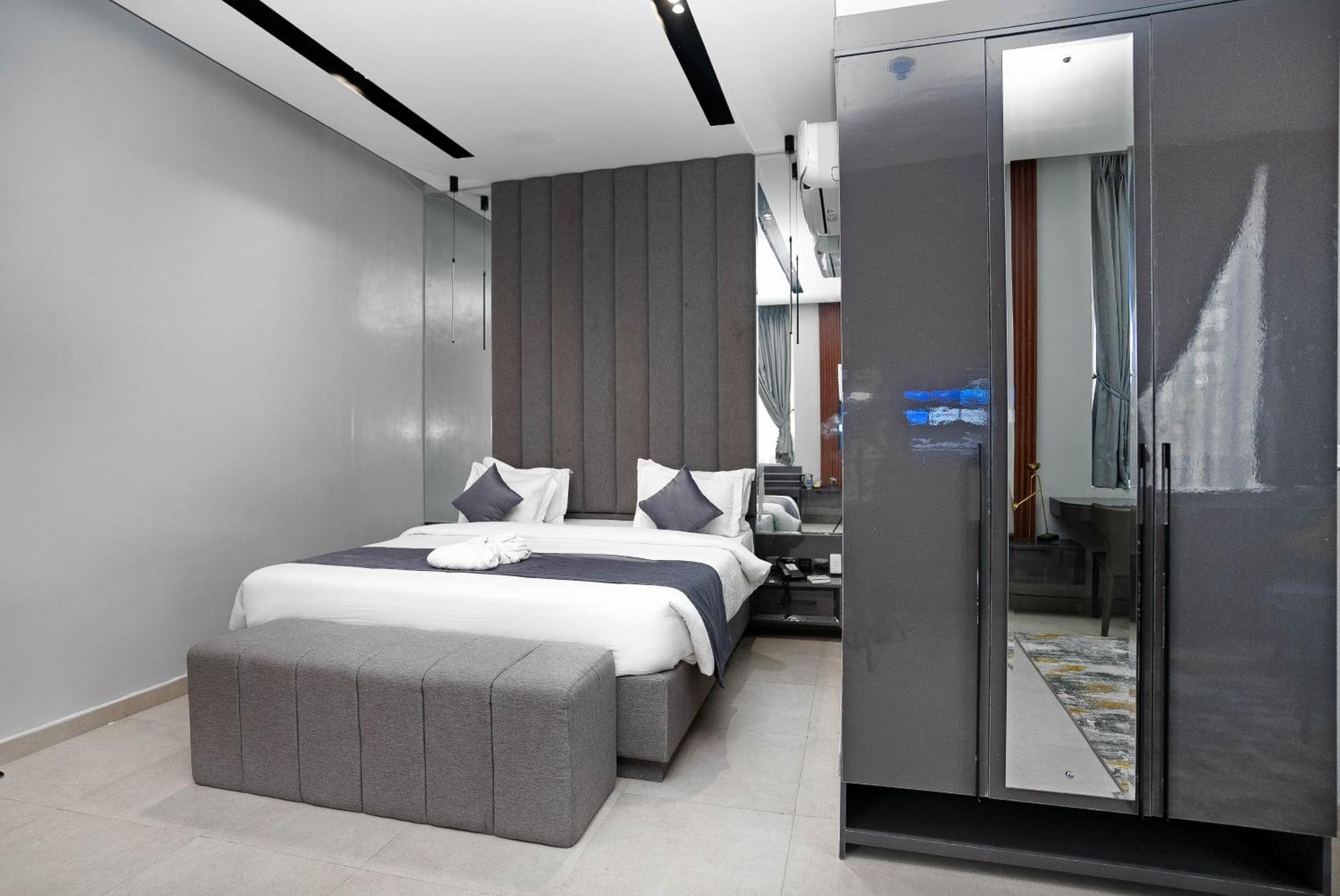 Gta Hotel Ikeja Buitenkant foto
